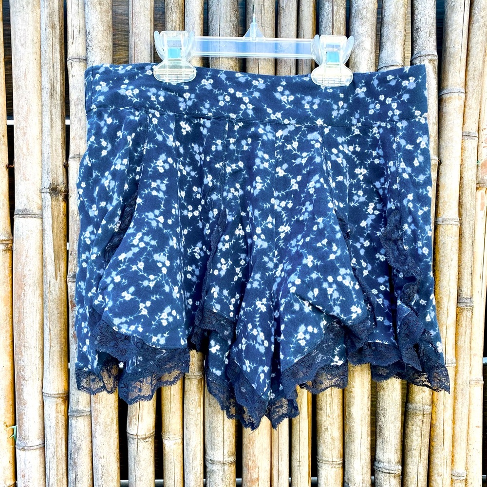 Free People Blue Floral & Lace Shorts/Skirt - XS